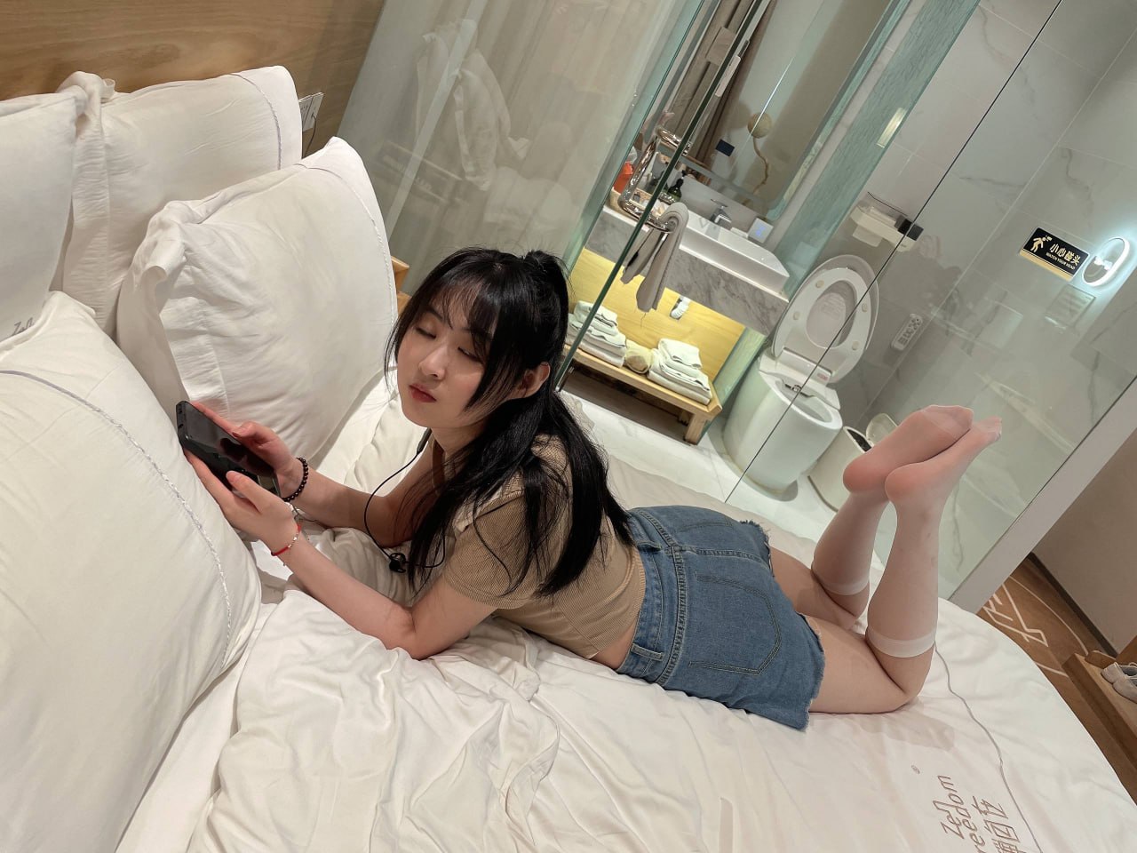http://jp-jav.com/IMG/jp-jav.com-Exclusive_Leak_Jiangsu_top_tier_mature_woman_Zheng_Meiqi_3.jpeg